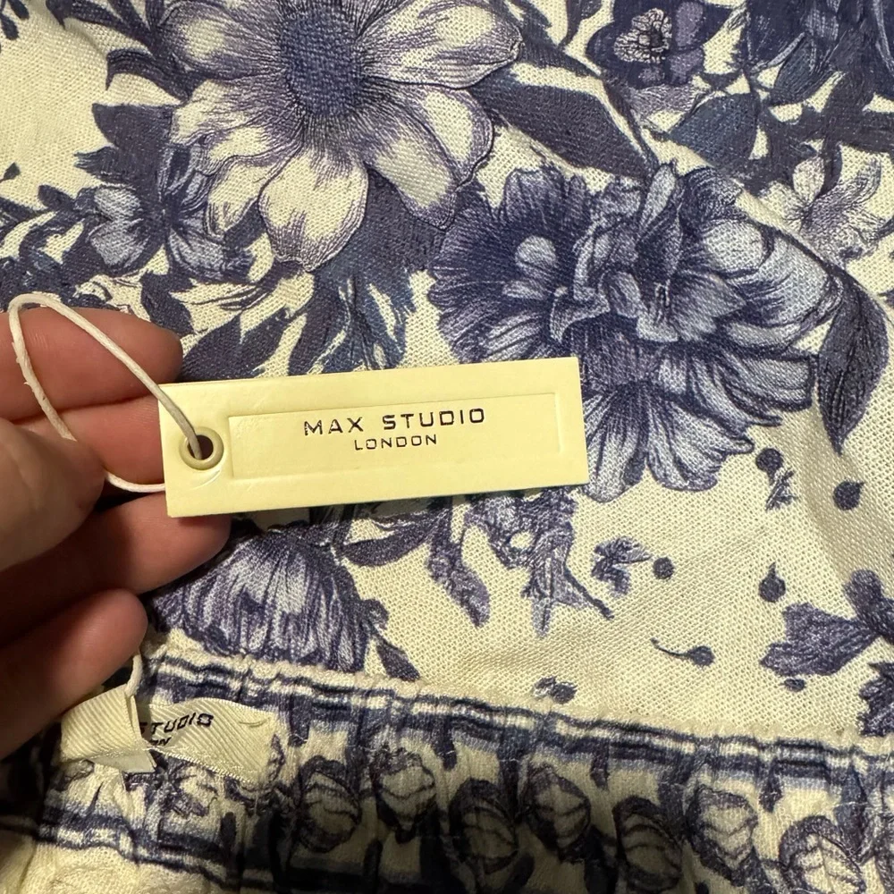 NWT Max Studio Navy and Cream Floral A-Line Skirt Size Small - Picture 7 of 8